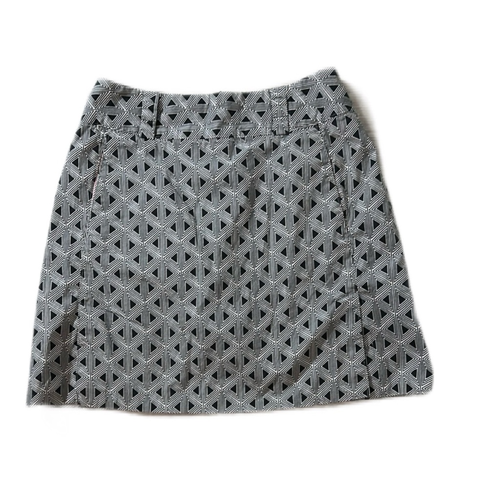 Sport Haley Golf Skirt with shorts liner. Geometric Patterned Black and White